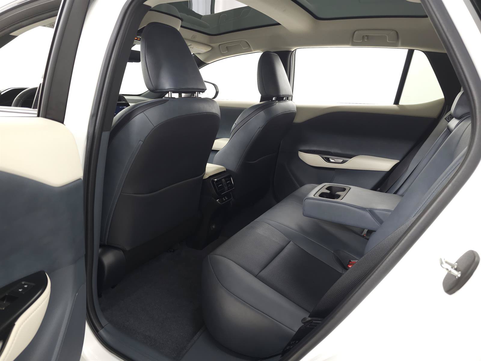 Used 2023 Lexus RZ 450e Premium w/ Technology Package AWD/4WD image 37