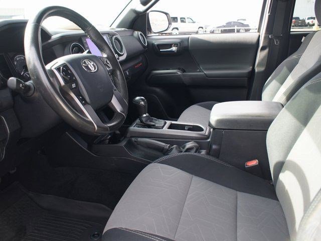 Used 2020 Toyota Tacoma TRD Sport w/ Technology Package image 12