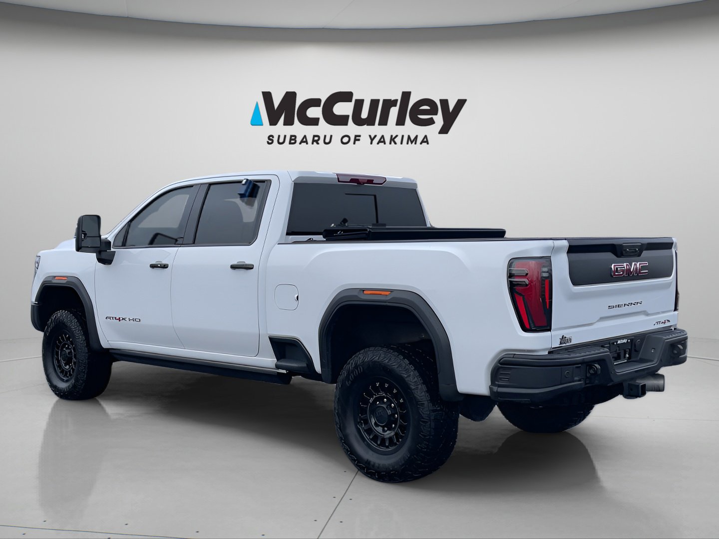 Used 2025 GMC Sierra 2500 AT4X w/ AT4X AEV Edition image 3