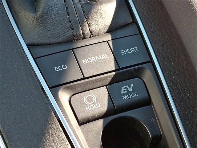 Certified 2021 Toyota Avalon XSE image 26