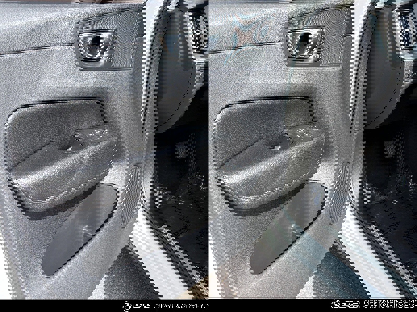 Used 2018 Volvo XC60 T5 Momentum w/ Convenience Package image 11