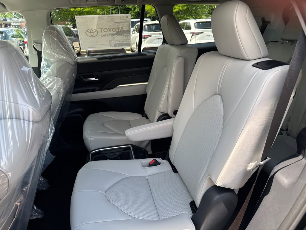New 2026 Toyota Grand Highlander AWD image 31