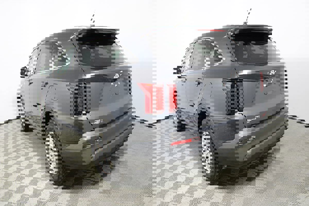 Used 2023 Kia Sorento LX image 31