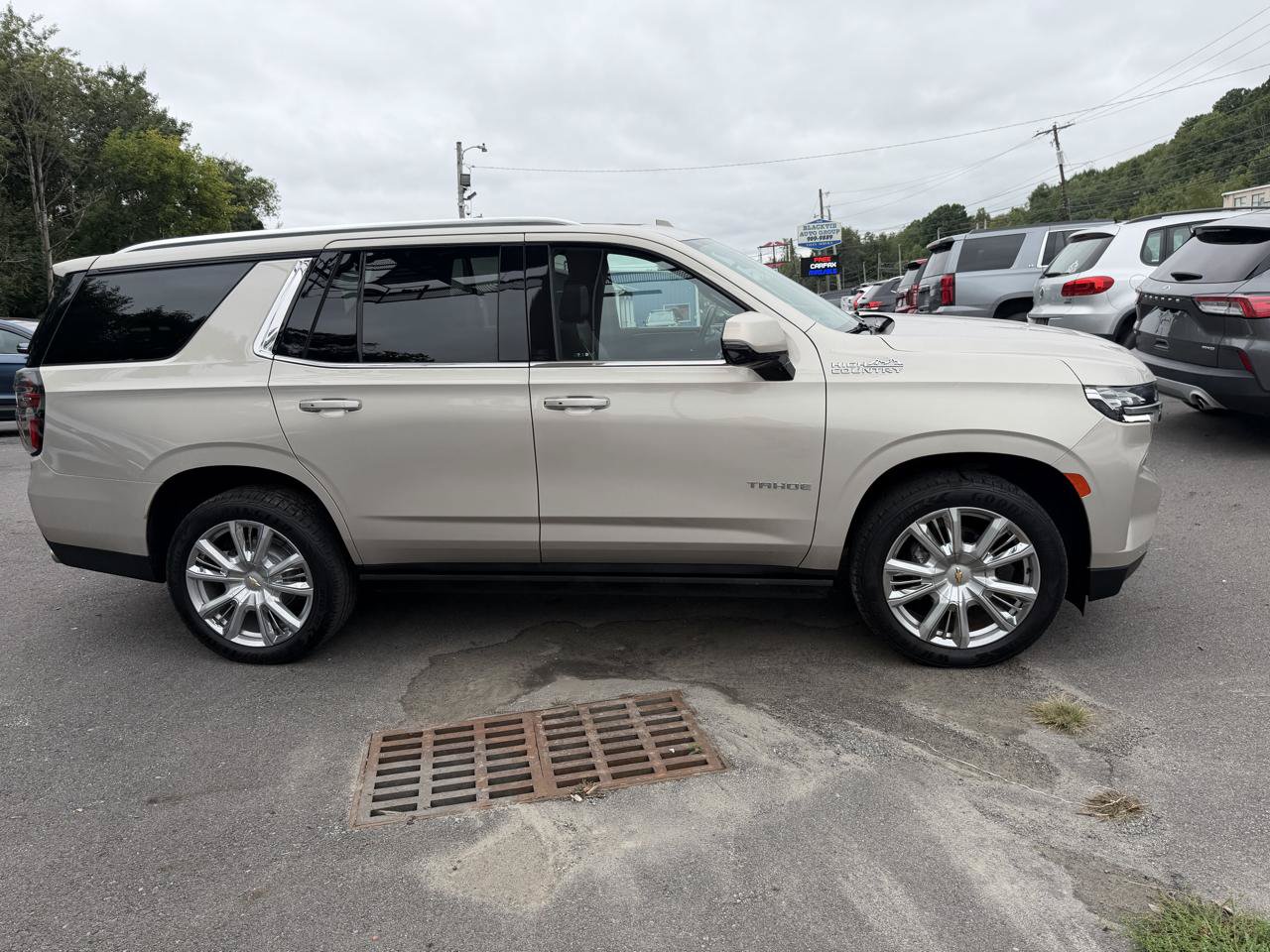 Used 2022 Chevrolet Tahoe High Country w/ Max Trailering Package AWD/4WD image 4