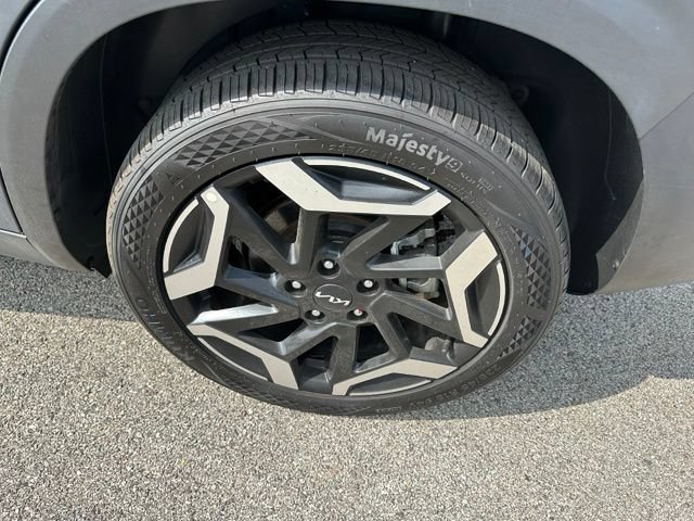 Used 2025 Kia Seltos SX w/ SX Sunroof Package AWD/4WD image 8