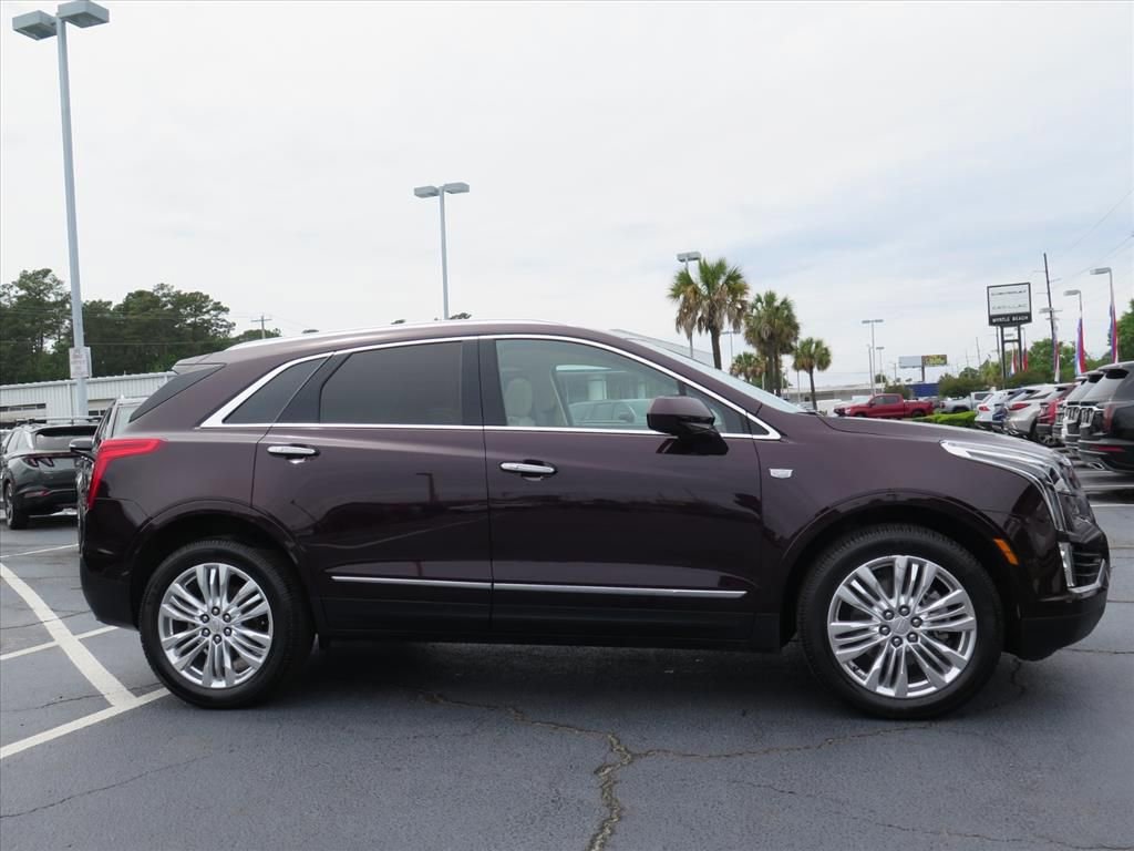 Used 2018 Cadillac XT5 Premium Luxury FWD image 2