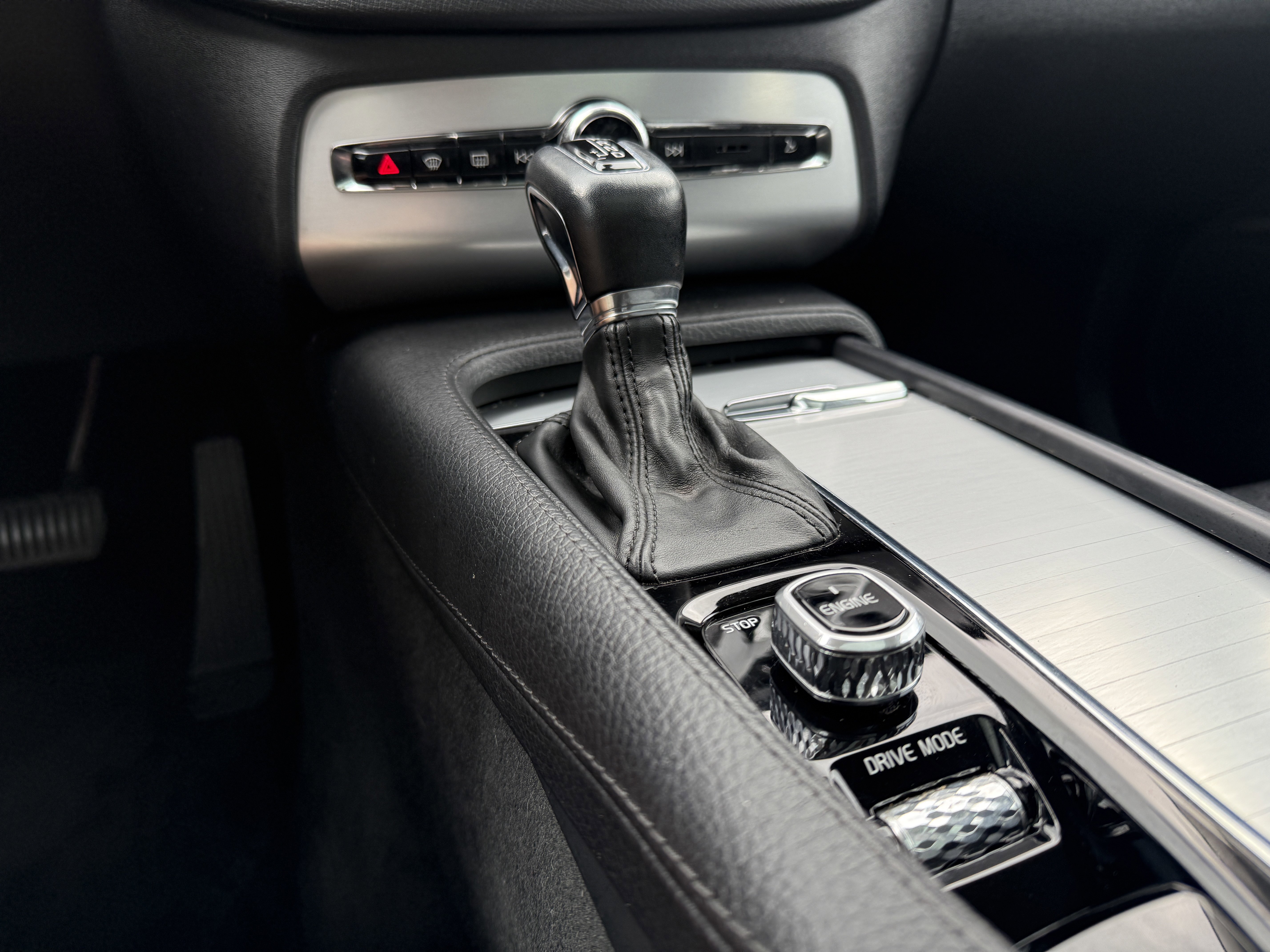 Used 2016 Volvo XC90 T5 Momentum image 29