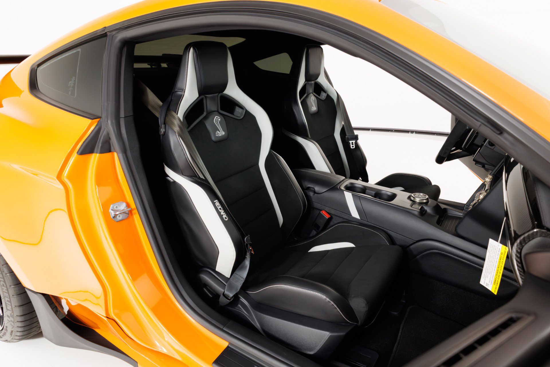 Used 2021 Ford Mustang Shelby GT500 w/ Carbon Fiber Track Pack RWD image 35