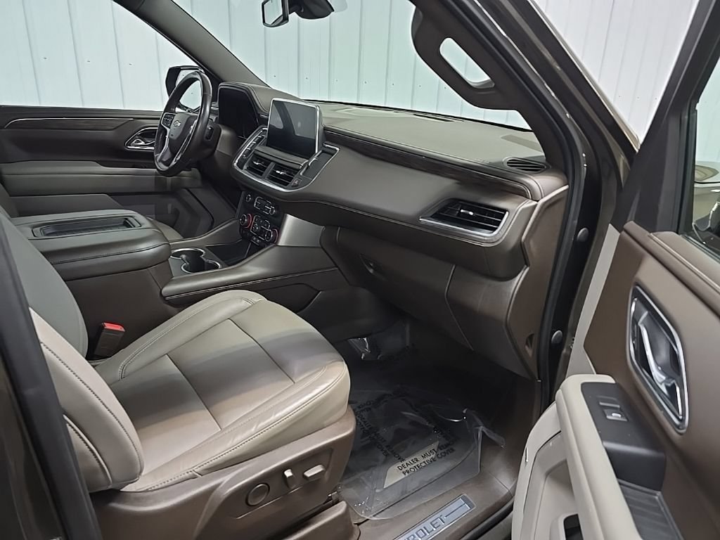 Used 2021 Chevrolet Tahoe LT w/ LT Signature Package AWD/4WD image 16