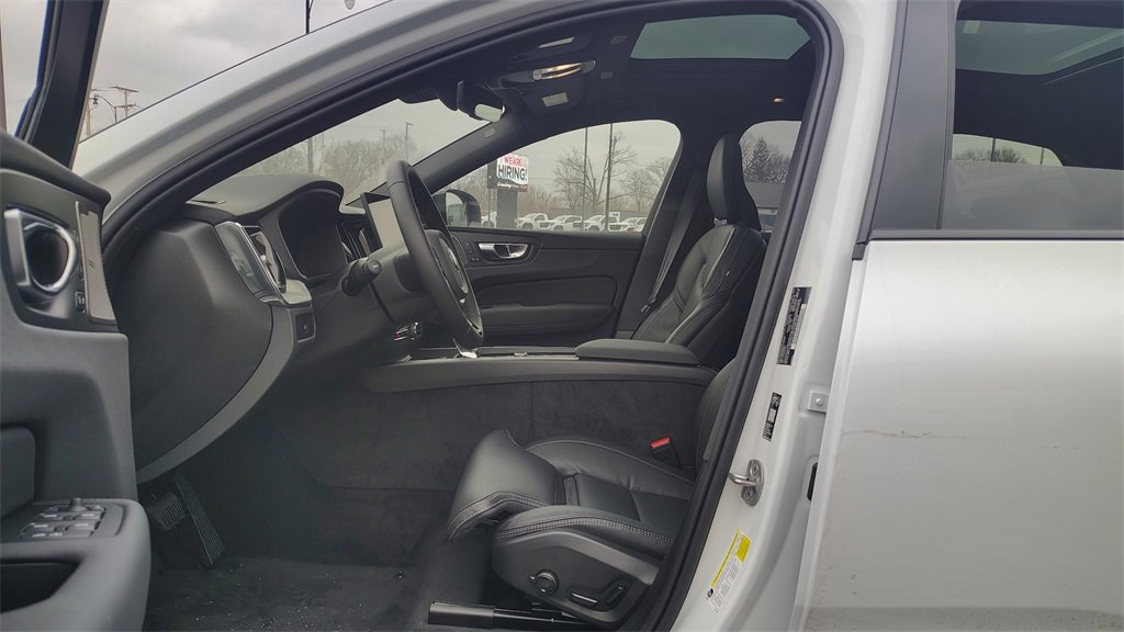 New 2026 Volvo XC60 B5 Ultra w/ Climate Package image 7