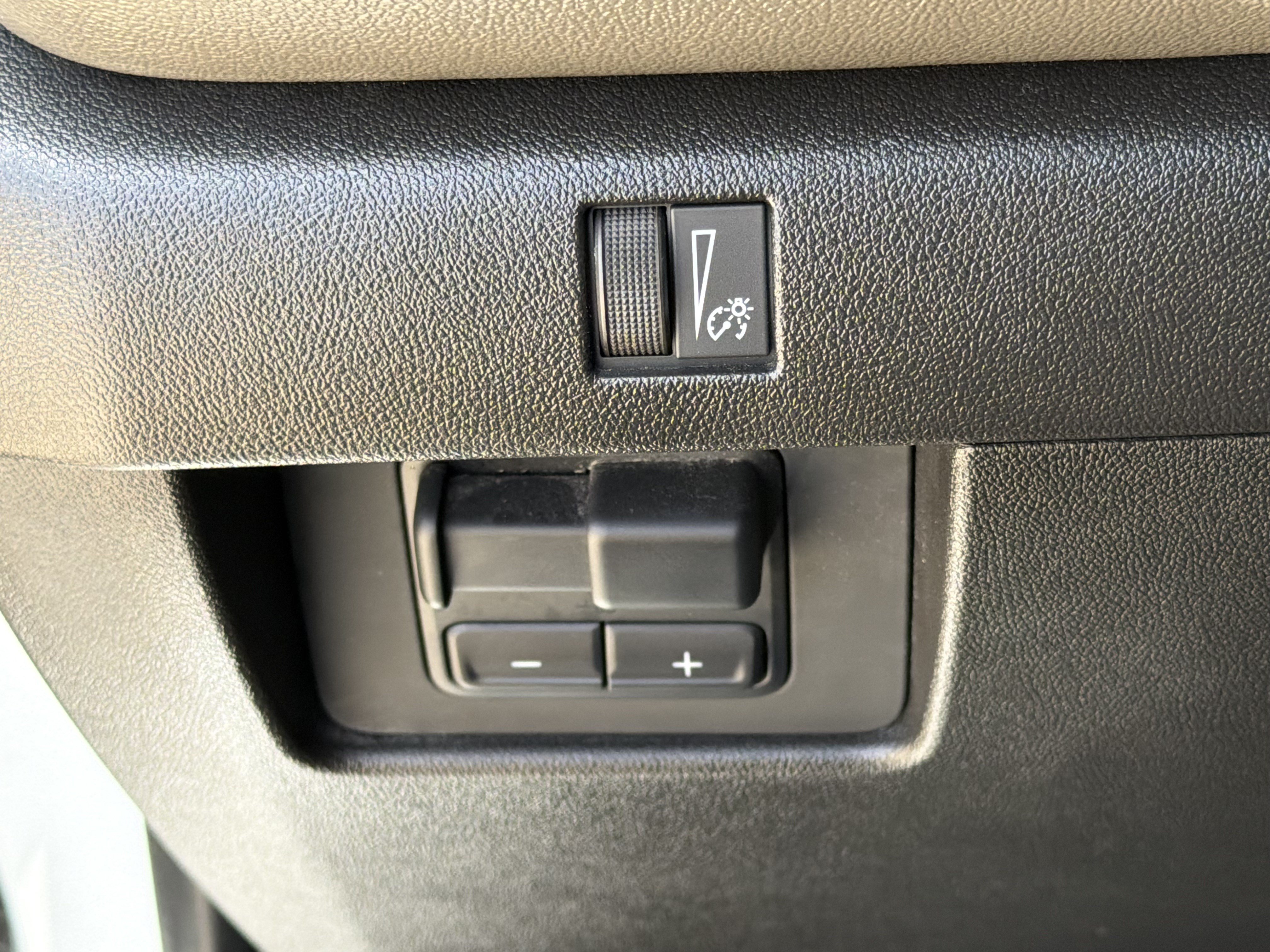 Used 2025 Chevrolet Colorado ZR2 w/ ZR2 Bison Edition AWD/4WD image 24
