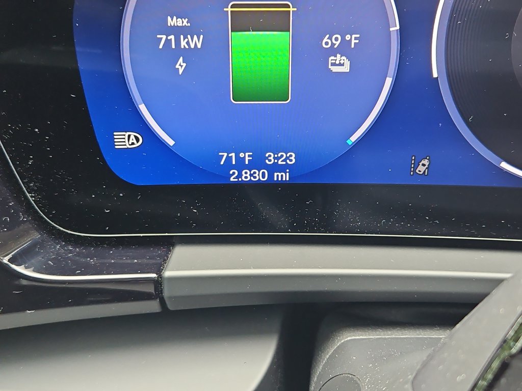 Certified 2026 Porsche Macan 4 Electric AWD/4WD image 14