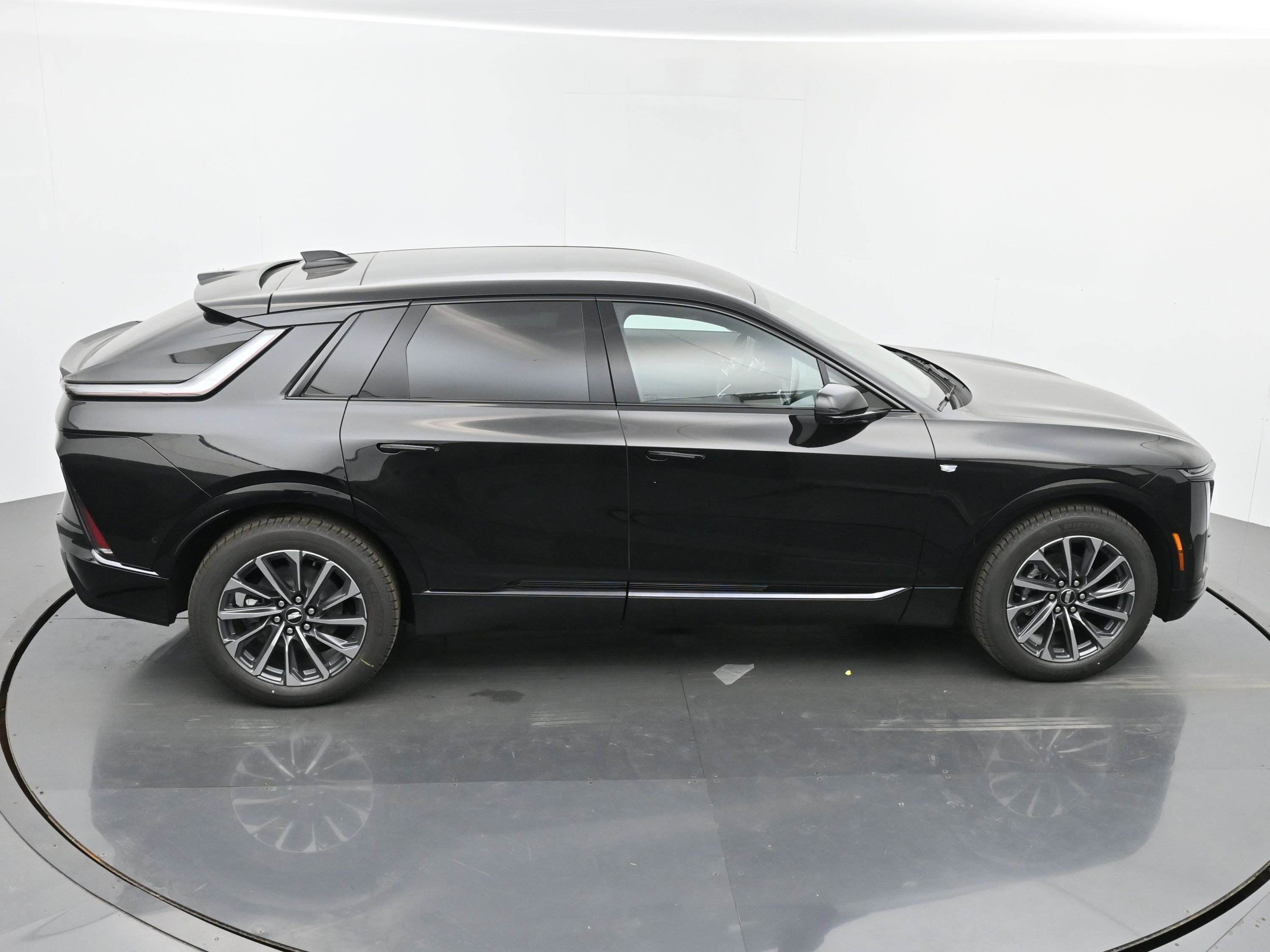 New 2026 Cadillac Lyriq Premium Sport w/ LPO, Floor Liner Package AWD/4WD image 28