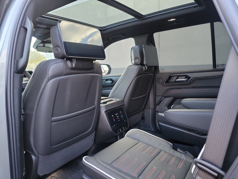 Used 2025 GMC Yukon AT4 Ultimate image 30