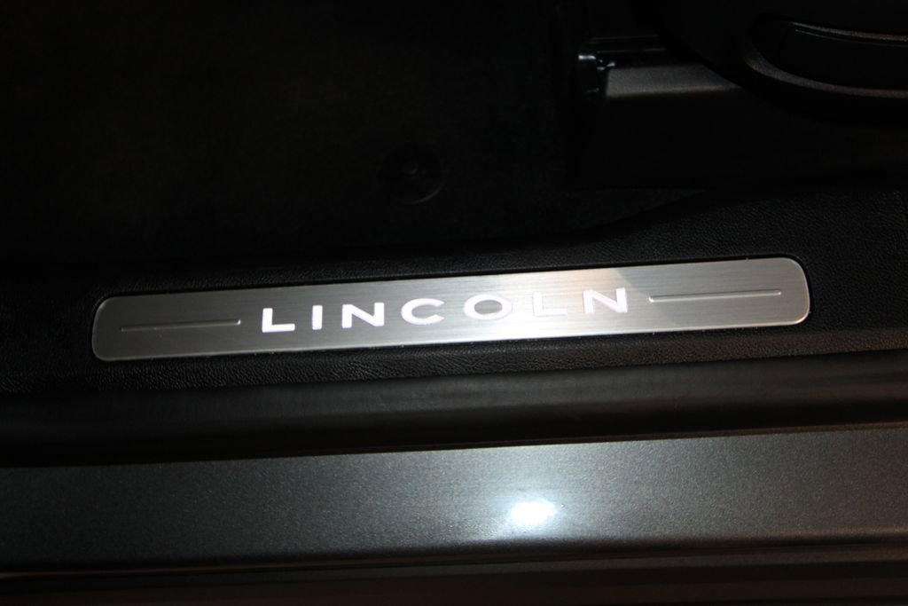 Used 2024 Lincoln Corsair Grand Touring w/ Equipment Group 301A image 7