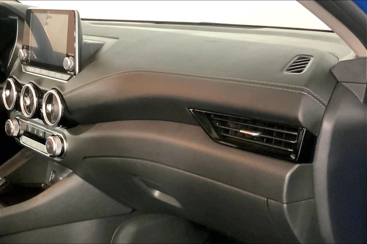 Used 2025 Nissan Sentra SV FWD image 17
