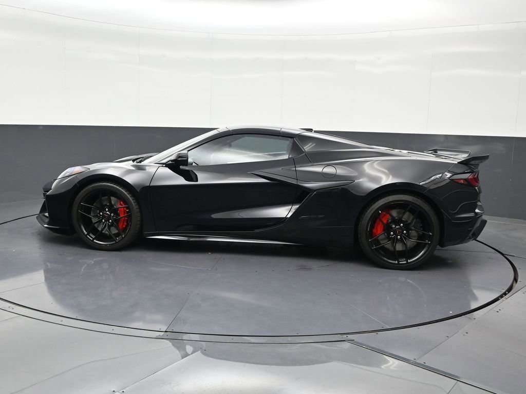Used 2026 Chevrolet Corvette Z06 RWD image 2