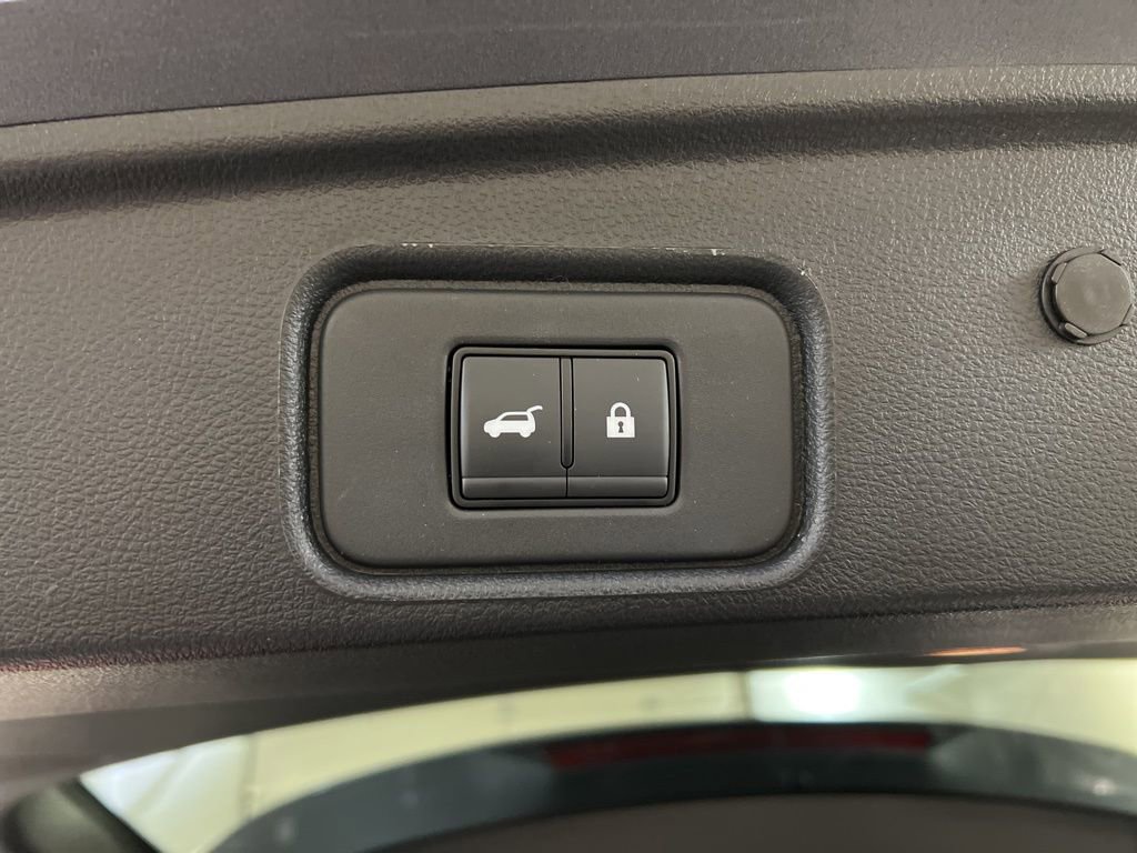 Used 2025 Nissan Pathfinder SV AWD/4WD image 35