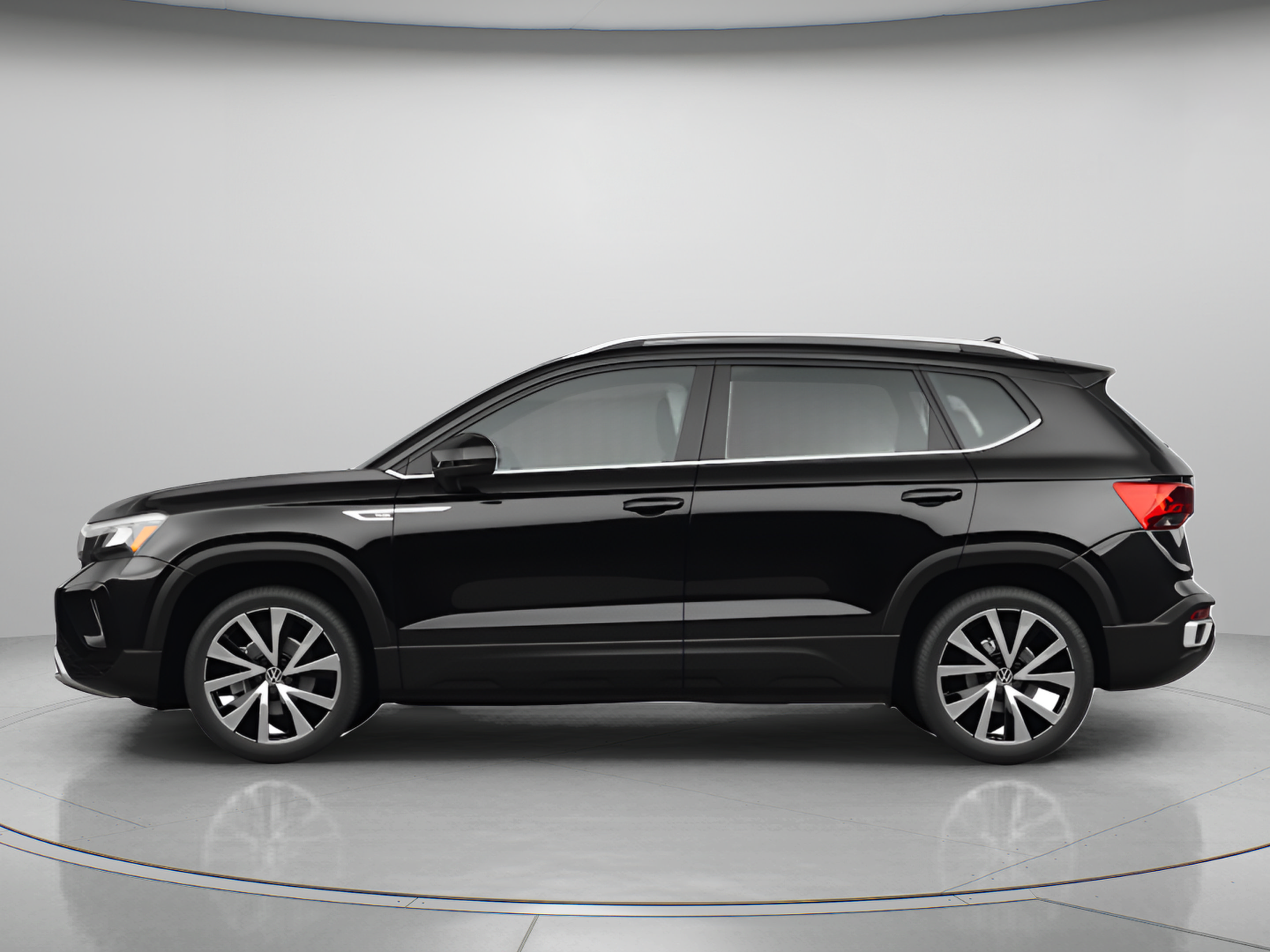Used 2024 Volkswagen Taos SE w/ Panoramic Sunroof Package FWD image 2