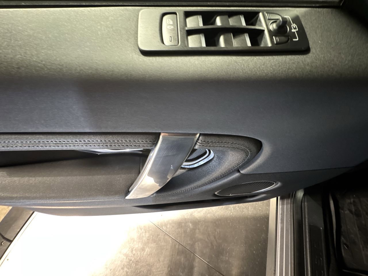 Used 2022 Land Rover Discovery Sport S image 19