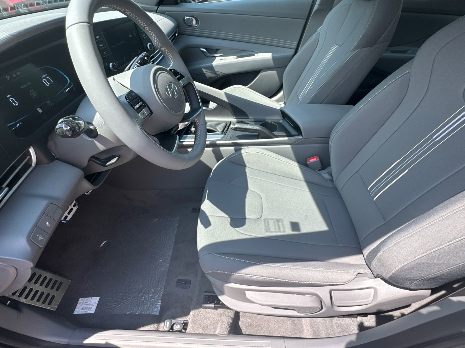Used 2025 Hyundai Elantra Sport FWD image 9
