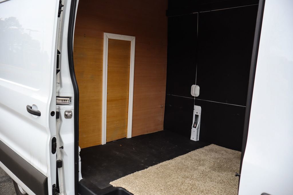 Used 2024 Ford Transit 250 148 High Roof Extended w/ Load Area Protection Package image 30