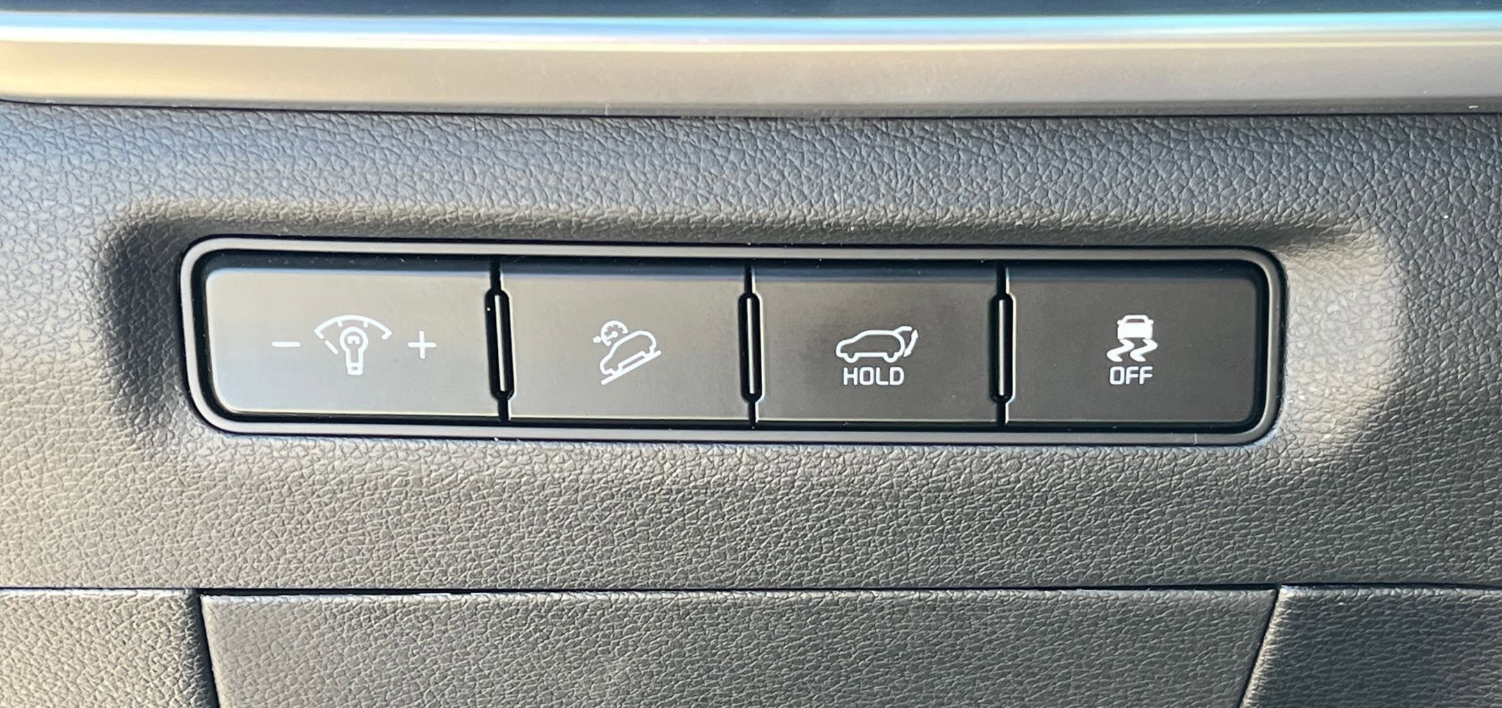 Used 2024 Kia Telluride EX w/ EX Captain's Chair Package image 28