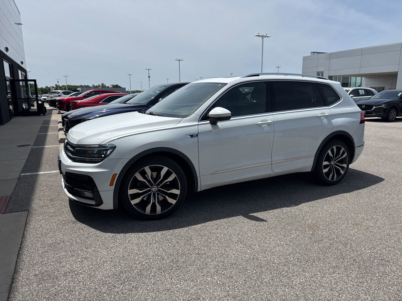 Used 2019 Volkswagen Tiguan SEL Premium R-Line AWD/4WD image 1