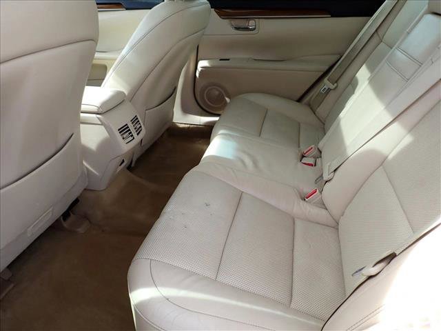 Used 2014 Lexus ES 300h w/ Luxury Package w/Bamboo Trim image 8
