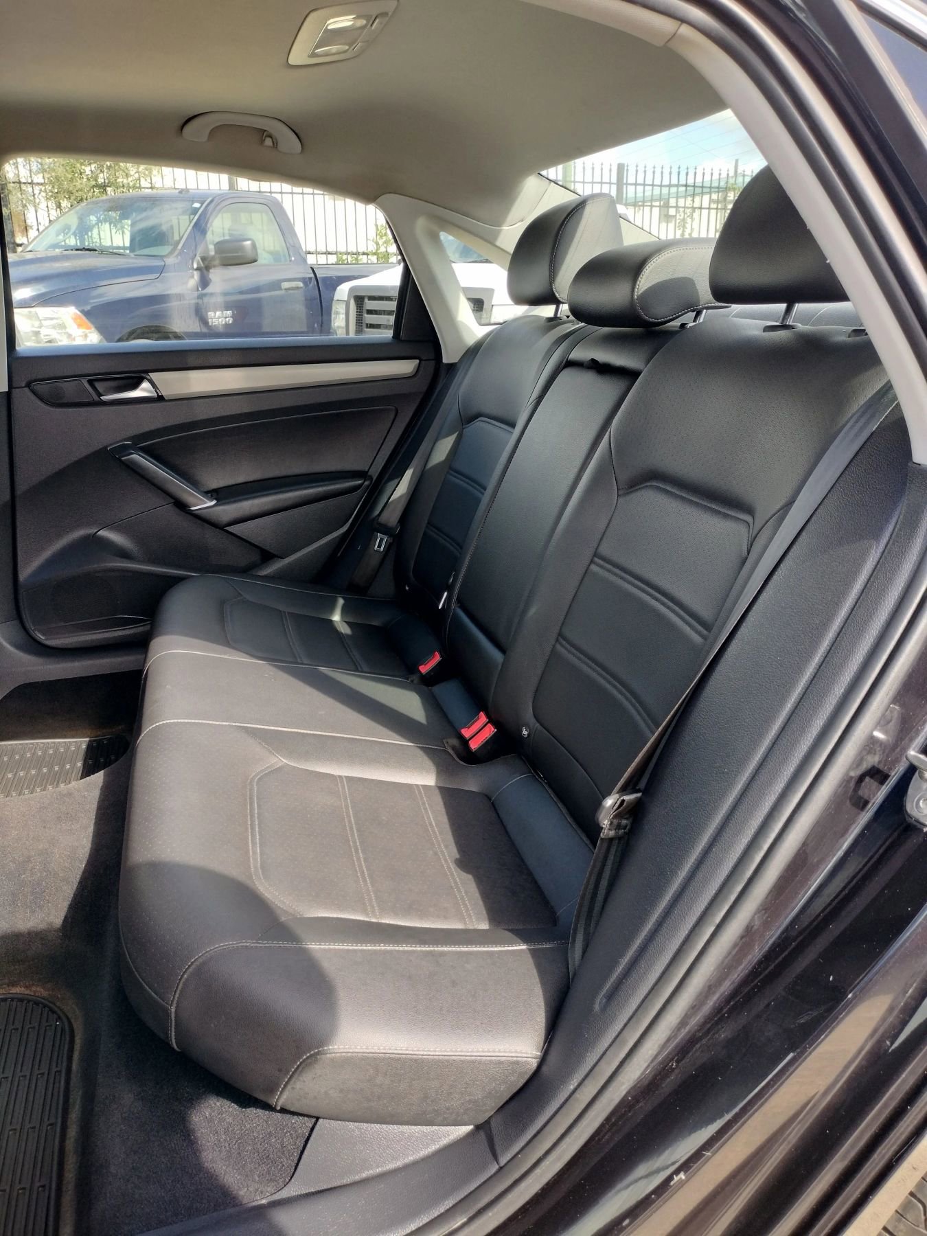 Used 2021 Volkswagen Passat 2.0T SE w/ Luggage Net & Mats Package image 29