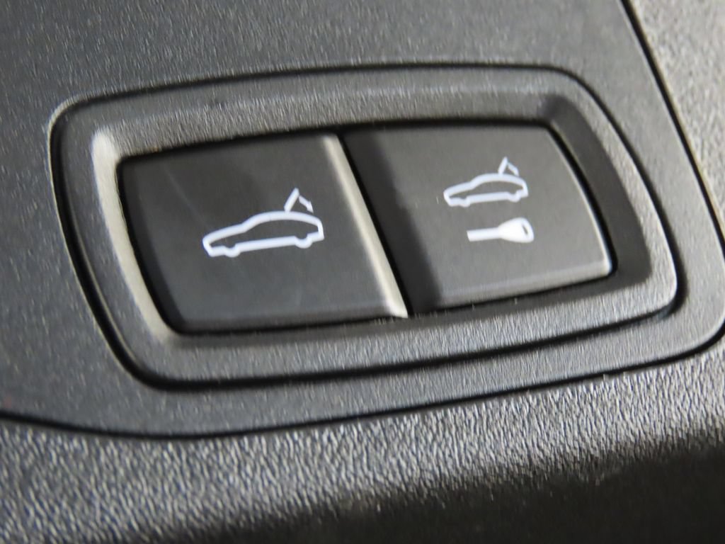 New 2026 Porsche Taycan 4S AWD/4WD image 48