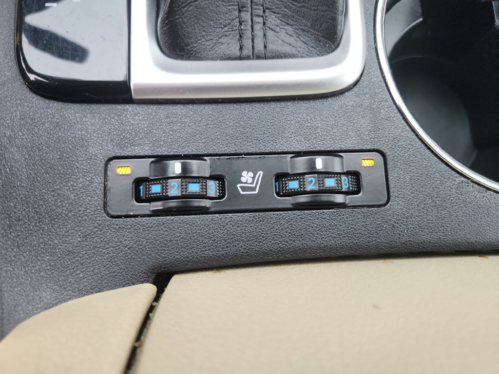 Used 2019 Toyota Highlander Limited AWD/4WD image 19
