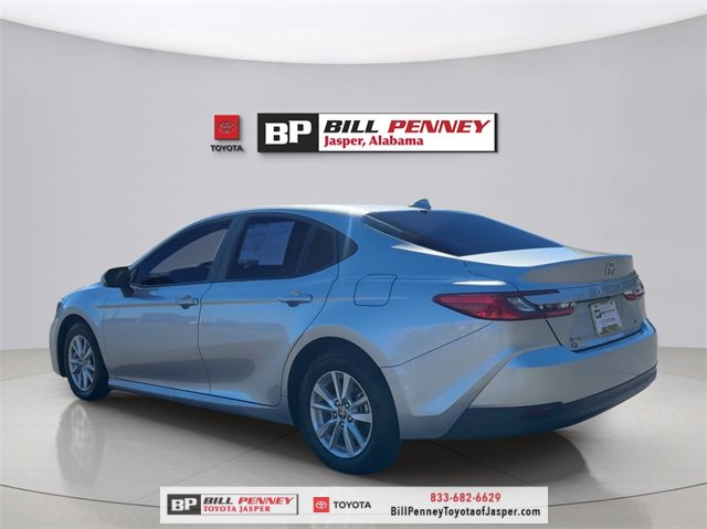 Used 2025 Toyota Camry LE image 3