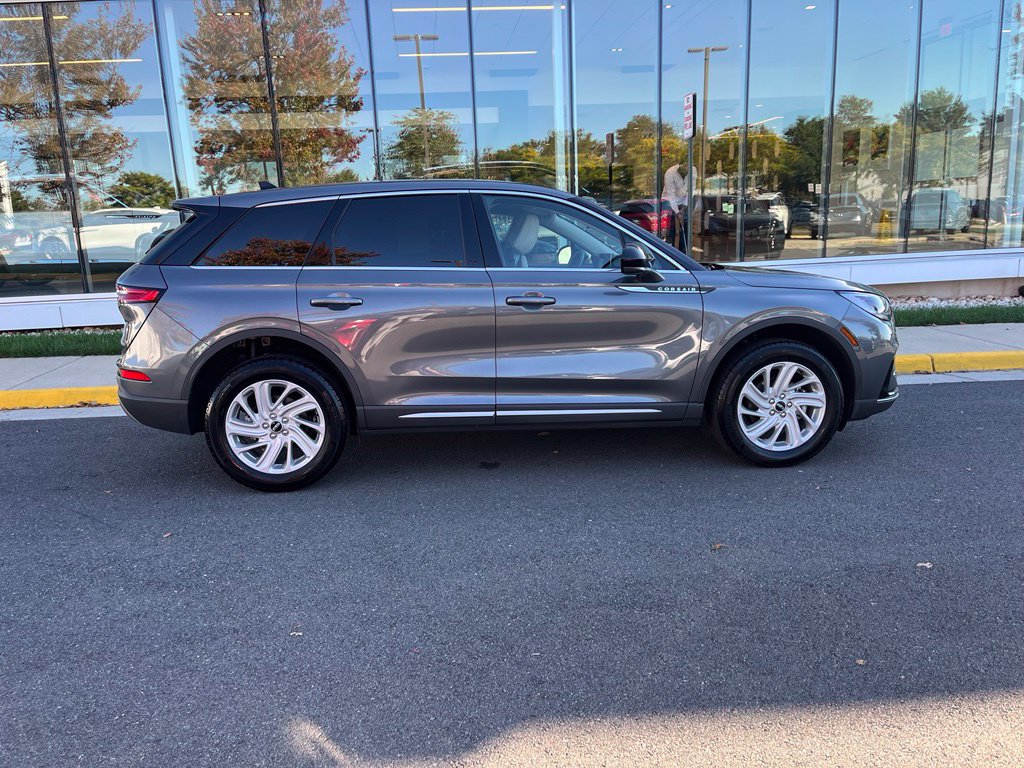 Used 2025 Lincoln Corsair AWD image 10