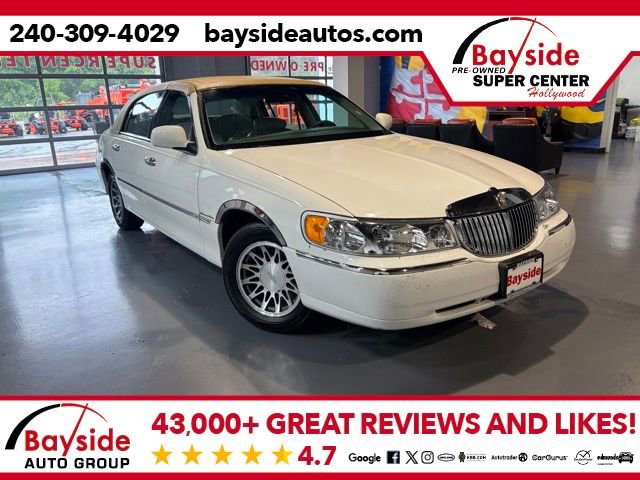 Used 2000 Lincoln Town Car Executive