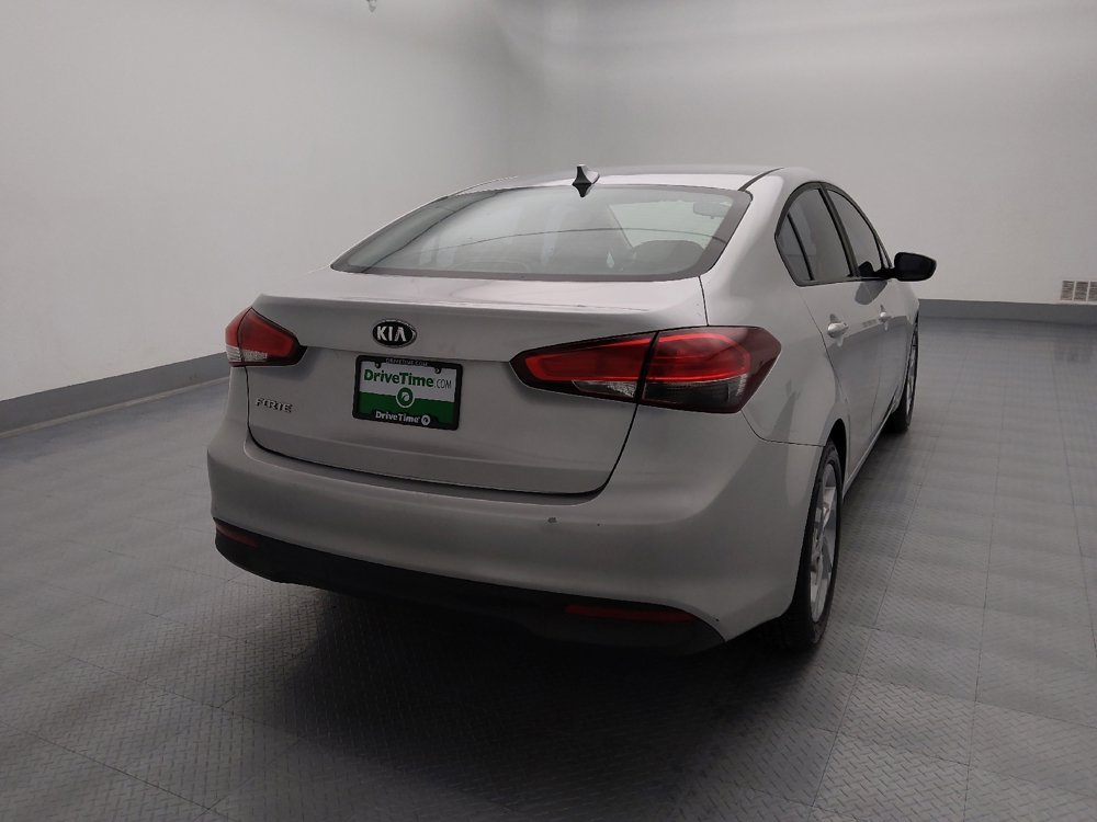 Used 2017 Kia Forte LX image 7