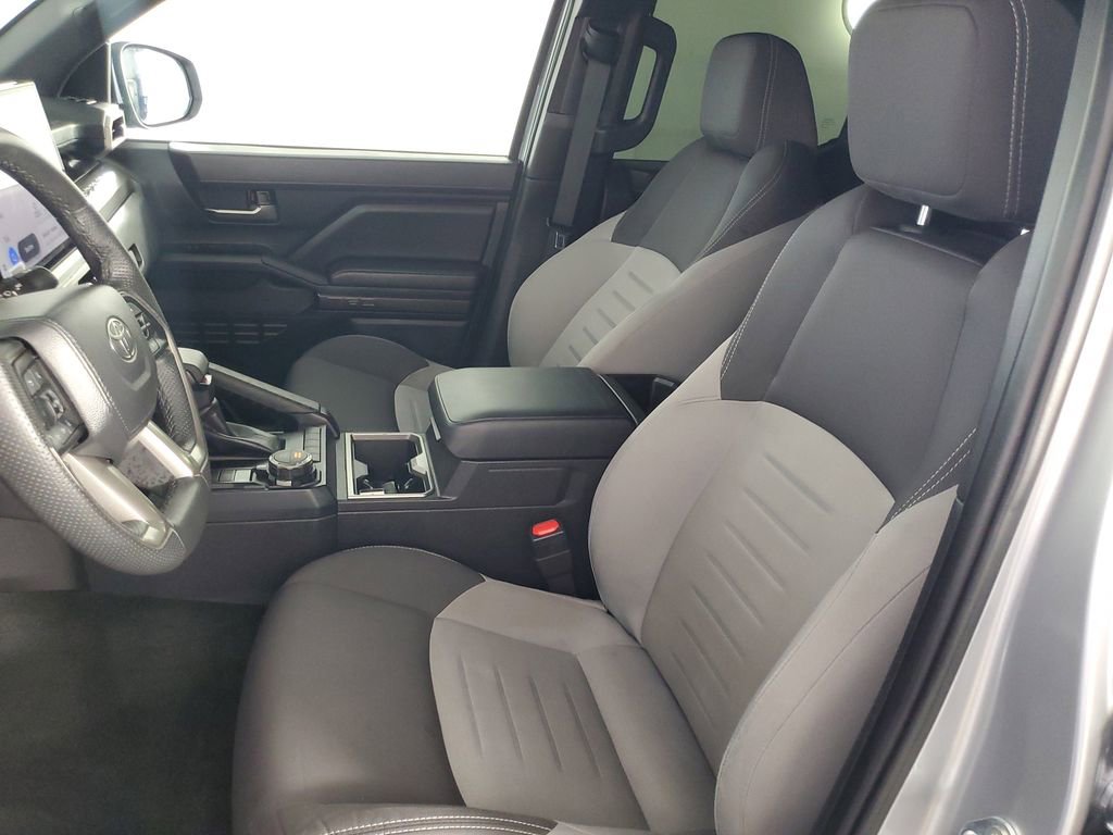 Used 2025 Toyota Tacoma TRD Sport image 13