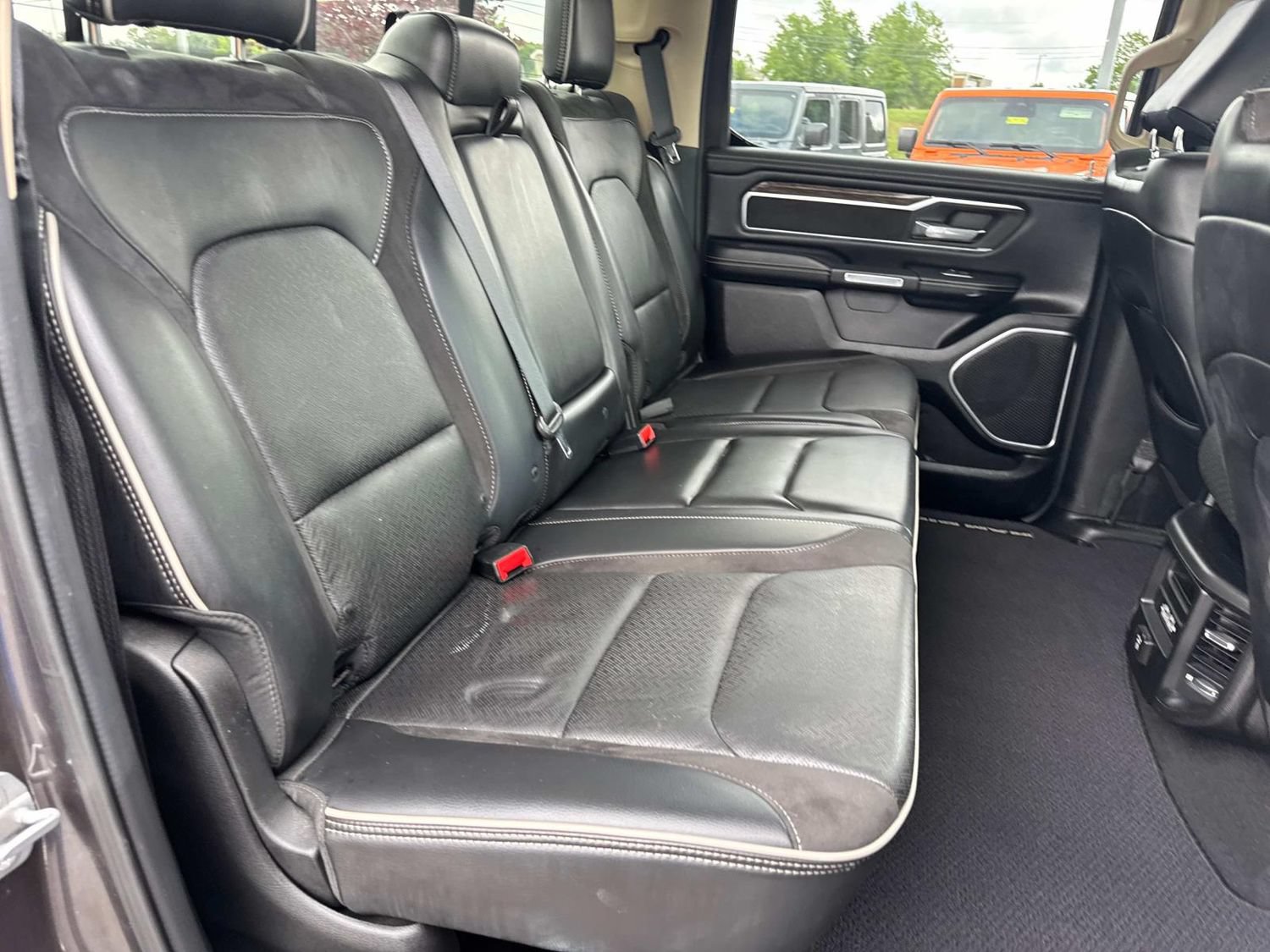 Used 2019 RAM 1500 Laramie w/ Off Road Group AWD/4WD image 20