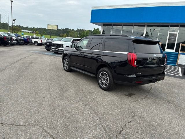 Used 2025 Ford Expedition Active AWD/4WD image 23