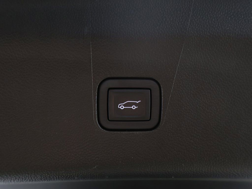 Used 2024 Buick Enclave Premium image 25