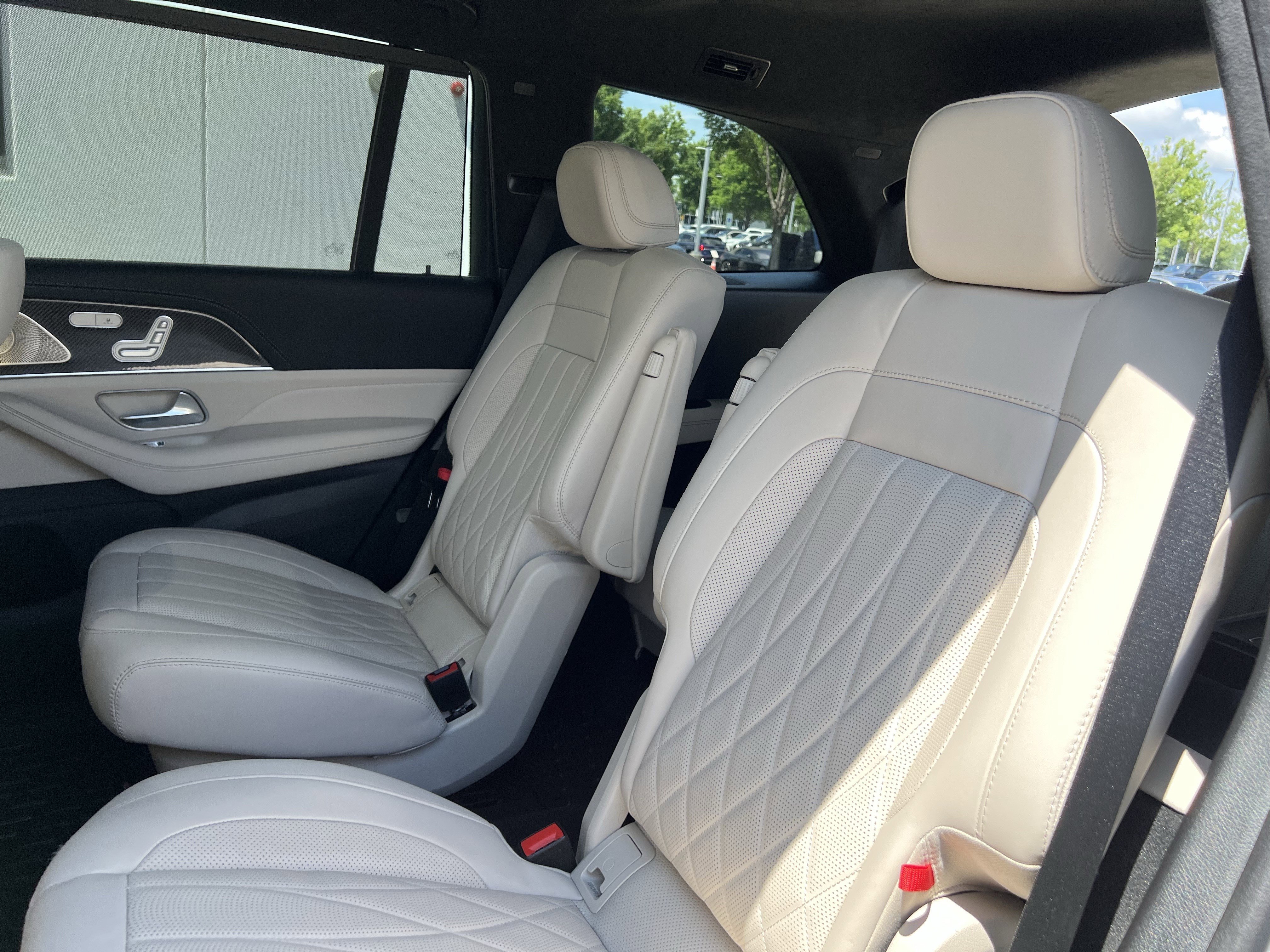 Certified 2025 Mercedes-Benz GLS 63 AMG 4MATIC image 33