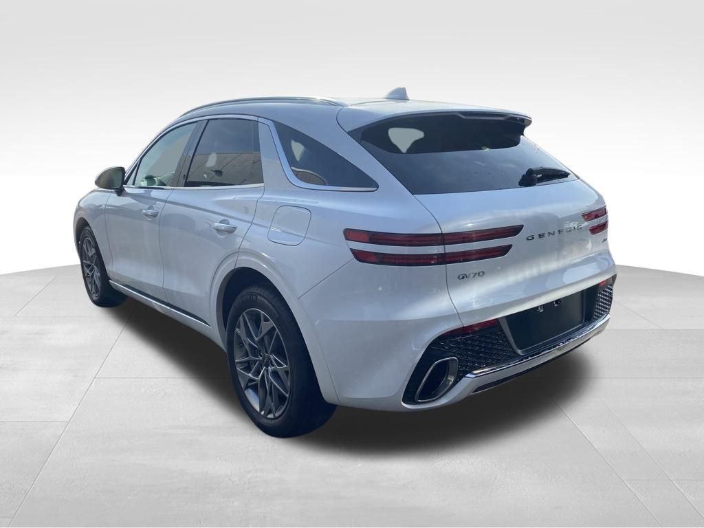 Used 2024 Genesis GV70 2.5T w/ Select Package image 14