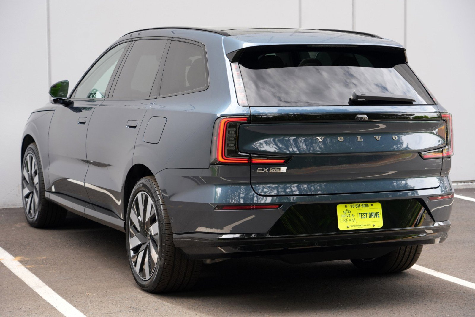 Used 2025 Volvo EX90 Plus AWD/4WD image 50