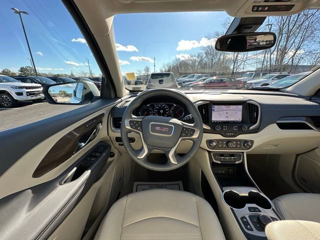 Used 2024 GMC Terrain Denali w/ Denali Premium Package image 17