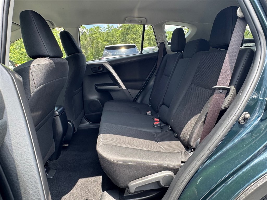 Used 2018 Toyota RAV4 LE w/ All Weather Liner Package AWD/4WD image 20