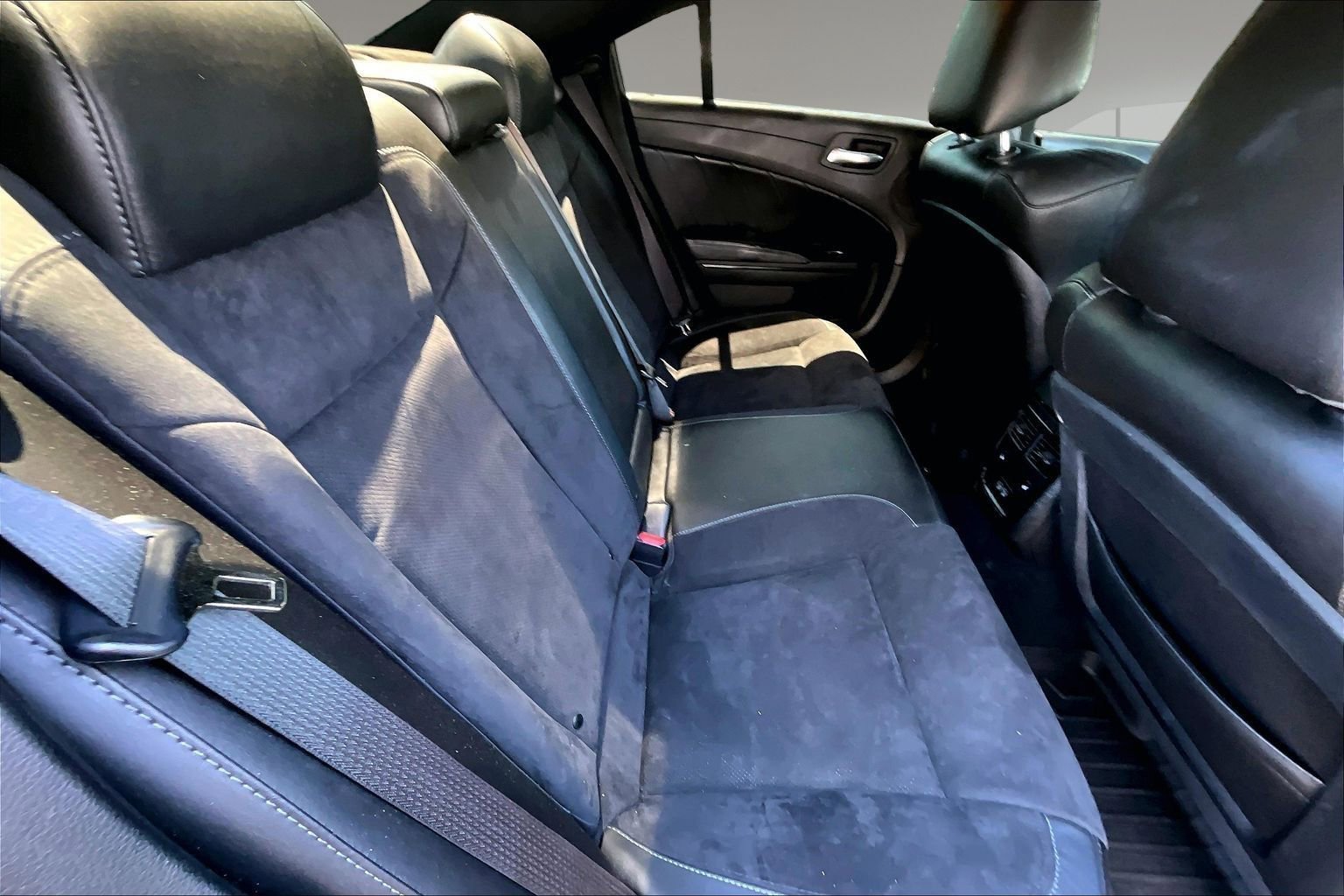 Used 2022 Dodge Charger R/T w/ Plus Group RWD image 25