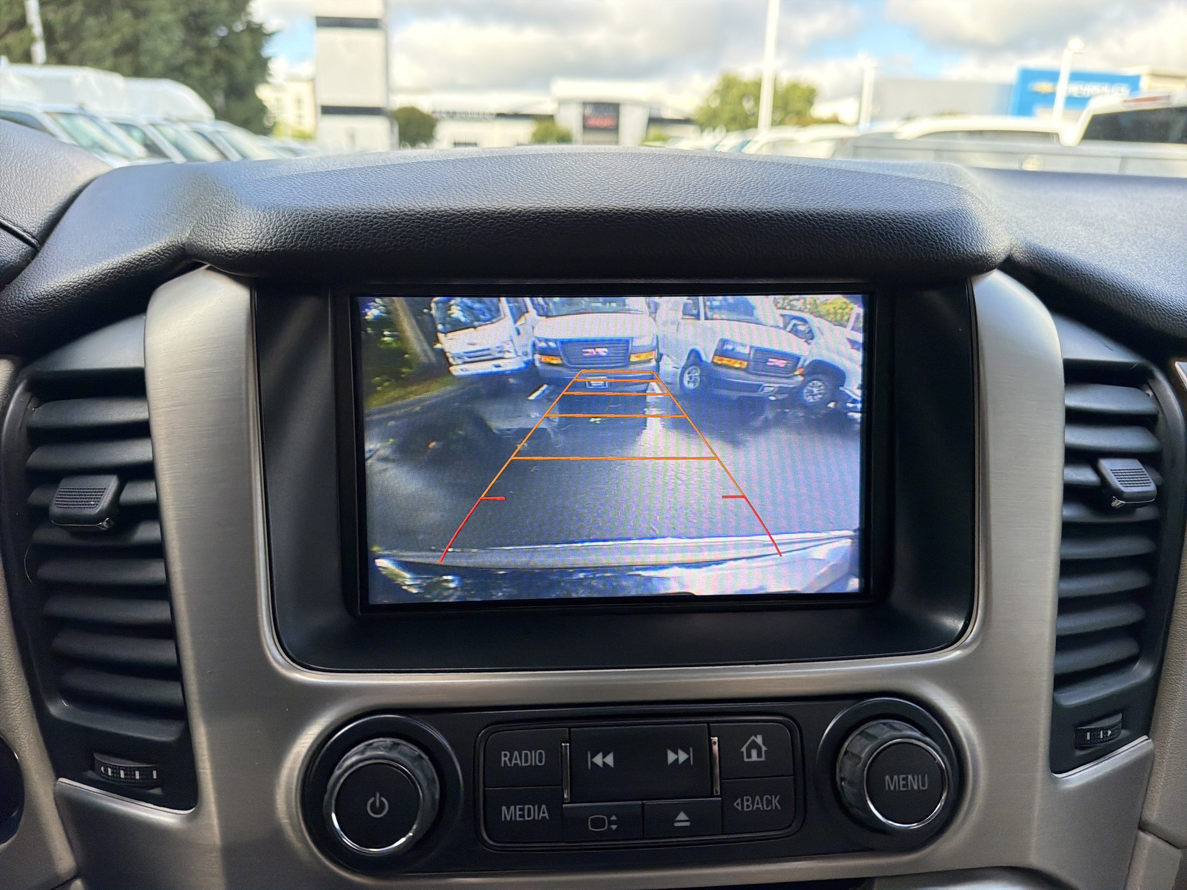 Used 2017 GMC Yukon Denali w/ Open Road Package AWD/4WD image 25