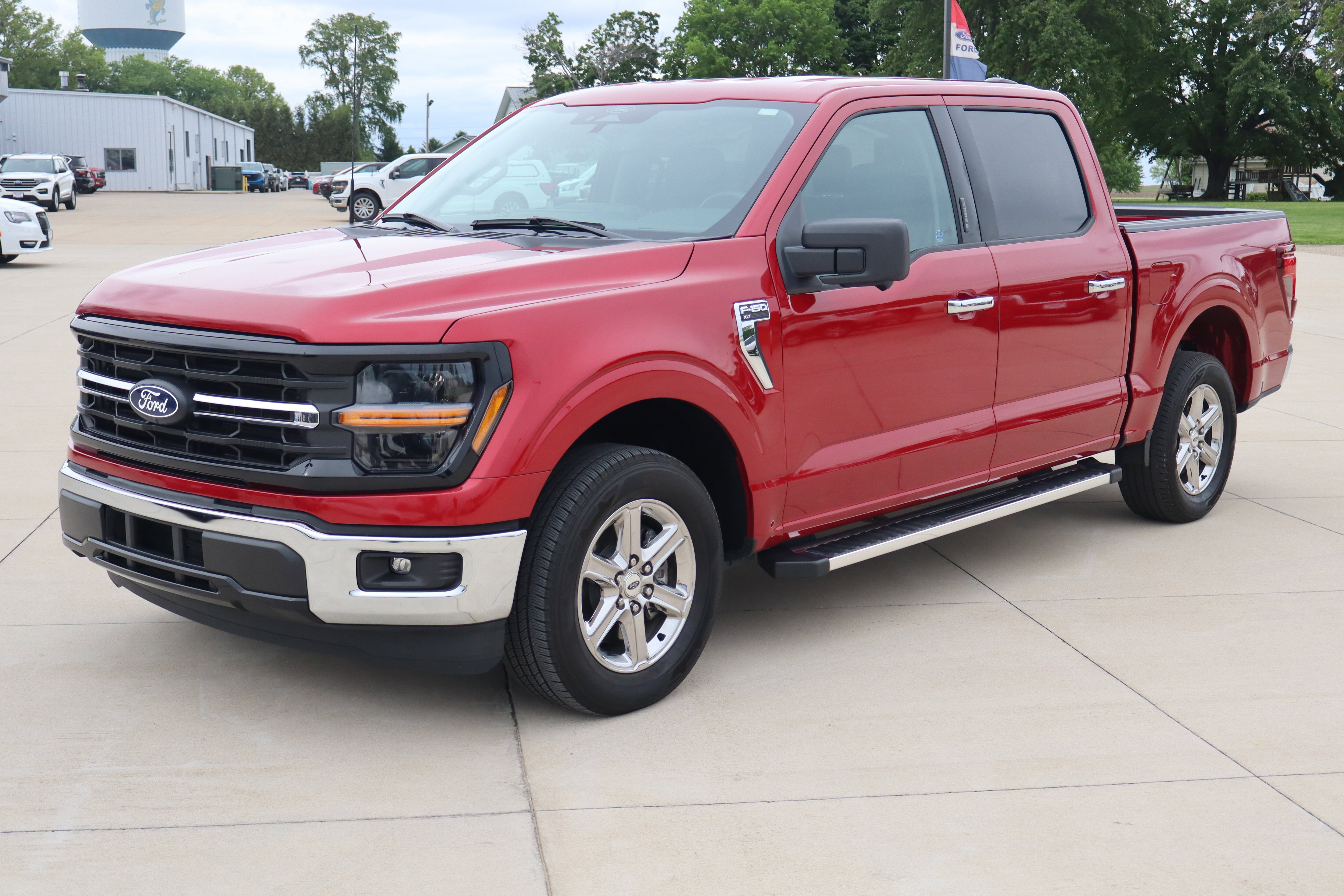 Used 2024 Ford F150 XLT w/ Mobile Office Package RWD image 2