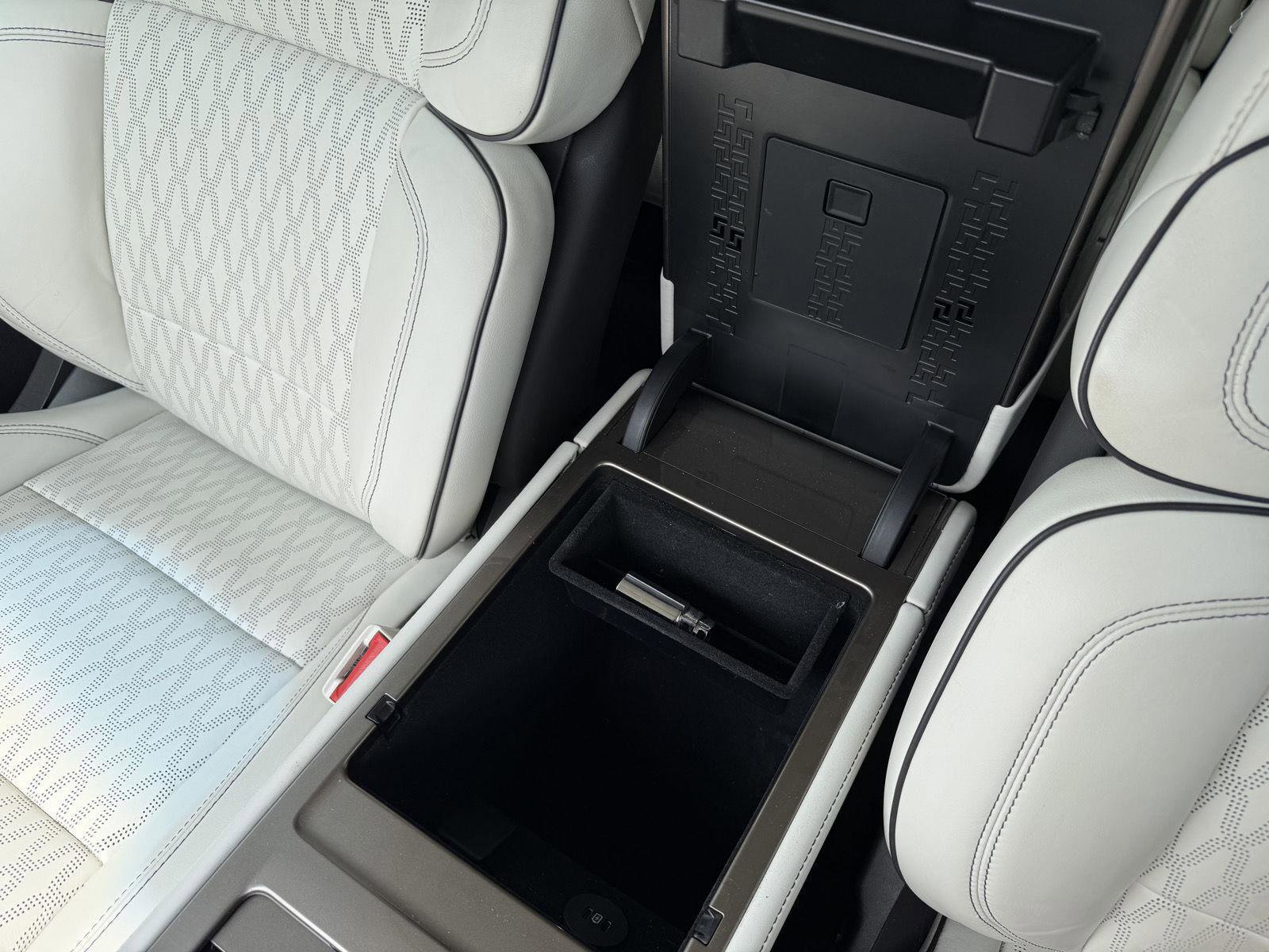 Used 2024 Lincoln Nautilus Black Label image 15