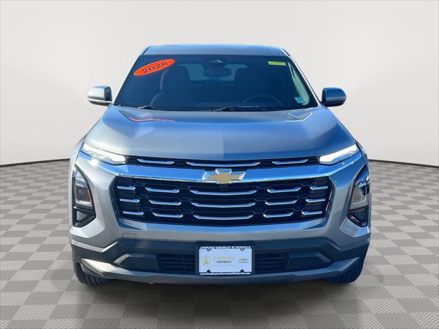 Used 2026 Chevrolet Equinox LT image 2